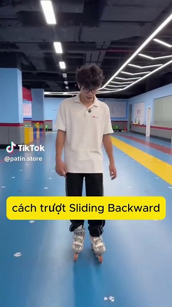 Học kĩ thuật Sliding Backward với Rolliepop