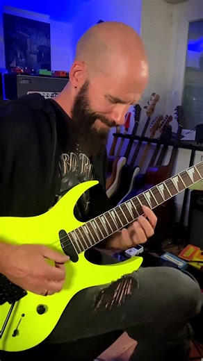 Symphony of Destruction solo cover by Marty Friedman!