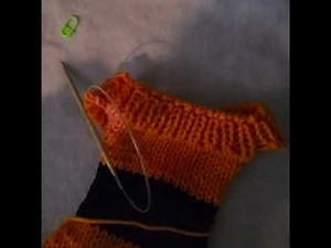 How to knit a dog sweater, knitting a easy dog sweater, knit a beginner dog wear