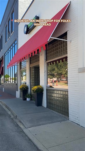 Calling all Gilmore Girls fans! Fort Smith, Arkansas is your real-life Stars Hollow ☕📖✨ ☕ Fort Smith Coffee Co. 📚 Bookish: An Indie Shop For Folks Who Read 🏛️ The Beland Mansion 🥐 Harvest Moon Bakery 🍩 Smith's Donuts 🍰 Miss Anna's 🛍️ Now & Then Shoppe Inc 🍴 Creative Kitchen Experience coffee shops, independent bookstores, historic mansions, and local bakeries all in one charming Arkansas city. Plan your Fort Smith Gilmore girls' day now! #DiscoverFortSmith #VisitFortSmith #ArkansasGetawa