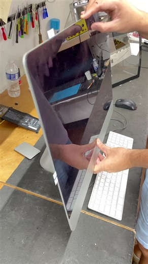iMac 27” and okd iMac glass replacement #miami #hialeah #coralgables #apple #imac #macbookpro #playstation5 #cuba #doral #applerepair #laptop #xbox #viraltiktok #viraltiktok