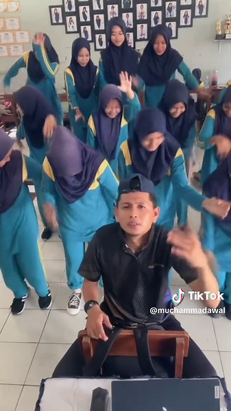 Modifikasi Materi Senam Irama Kreatif dan Seru