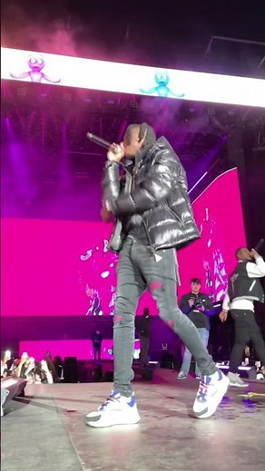 Polo G performs Pop Out ft Lil T Jay at Rolling Loud LA 2021 Los Angeles NY Miami hall of fame goat