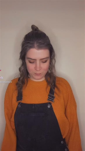 Cosplay de Alison Cooper de BBC Ghosts