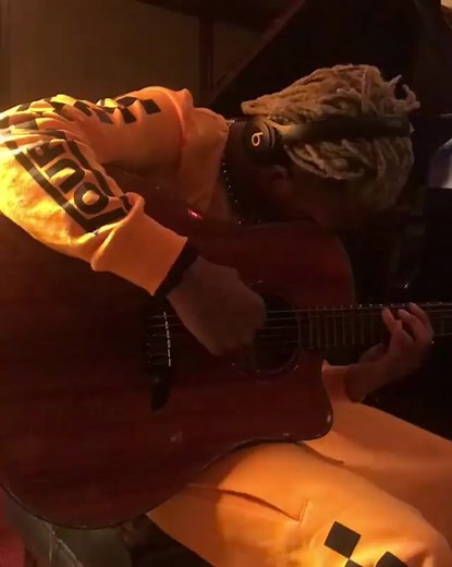 X playing guitar #xxxtentacion #fyp #fypシ #viral #xxxtentaction_fanpage #xxxtentication #jahsehonfroy #xxxtentacionedits #xxxtentacionfanpage #xxxtentacionfanforever17 #foryou #llj #juicewrld #xxxtentacionfan #longlivejah#xxxtentacionrip