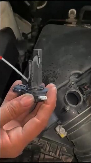 how to mass air flow sensor clean 👍💯#foryou #shortvideo #automobile #mechanic #MAF#sensor#viral