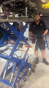 The biggest load this table has ever seen! And it passed the test! #landrover #engine #mechanic #mechaniclife #automotive #cartok #technician #autorepair #viral #crazy #fyp #foryou #stitch #tool #tooltok | AutoKnow