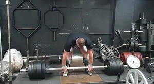 So I decided to have a crack at full comp weight for @giantslivewsm britains strongest man and replicate the globes as best as possible using a longer bar and bumpers. This was 320kg and at brits this year I managed 8 reps in total. Safe to say I'm gonna blow that out the water at 2020 britains. Deadlift is feeling best it has for 3 years or so. | Terry Hollands