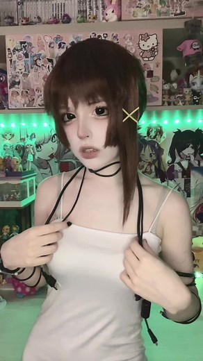 Lain Iwakura Cosplay Showcase