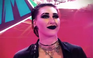 雷亚妈咪神级现场 这谁顶得住啊 #WWE#雷亚·里普利#Rhea Ripley#世界摔角娱乐