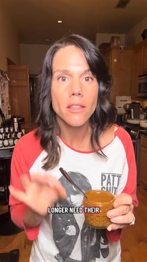 Another fire honey, testimonial that just blows my mind! People have been telling me for years now that fire honey has helped them so much with so many different things ranging from helping their lungs, reducing acid reflux, reducing bloating, reducing nausea, helping clear up skin conditions, like eczema, helping to relieve joint pain like arthritis, helping with soothing a cough, a sore throat, helping relieve sinus congestion, helping with energy levels, etc… the recipe is so easy and my pref