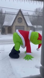 22K views · 678 reactions | The Grinch can groove to anything. #memes #funny | Hocus Pocus Halloween | Facebook