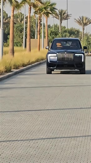 Exploring the World of Rolls Royce Luxury Cars