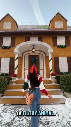 krystal everdeen on Instagram: "Disney+ & Hulu are now officially Guinness World Record title holder for World Largest Gingerbread house! Yes, the entire house is made out of gingerbread and is, technically, complete edible 😋🍪🤎✨ If you’d like to check in out in person, you can visit it today! I’ll leave a link to where you can book your time slot in my stories 🔗 Thank you to @disneyplus & @hulu for inviting me to join the fun! Celebrate 35 years of Home Alone and stream all your holiday favo