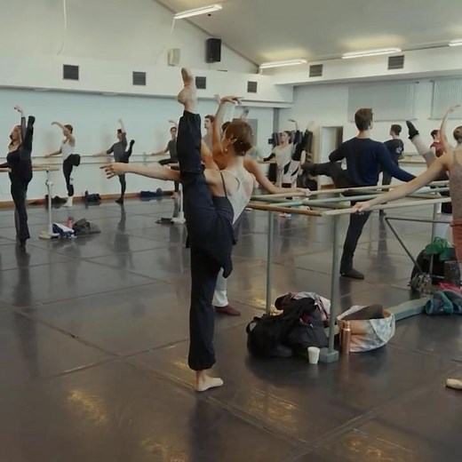 Lizi Avsajanishvili’s beautiful barre adagio - World Ballet Day 2025 -Bayerisches Staatsballet