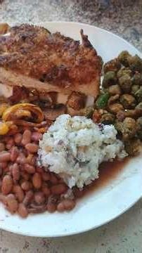 Fried+breaded chicken & okra, mashed potatoes, pinto beans w/bell peppers+ onions. Serve w/a smile 😎