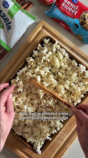 The best way to eat popcorn! 🍿