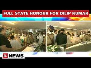 Actor Dilip Kumar buried With State Honour in Mumbai | Fans gather to pay tribute | Republic TV