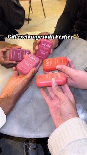 Gift exchange with besties 💕👯 #giftexchange #gift #friend #bestie #exchange @Nana wams @Khadi