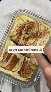 Maukas maanantai - omenapiirakka 🍏 Ohjeella saat noin 2 annosta: Pohja 🔹1 dl kaurahiutaleita 🔹1 kananmuna 🔹1 tl kardemumma 🔹1 tl kaneli 🔹0,5 tl leivinjauhe 🔹ripaus suolaa 🔹0,5 dl vanilja skyr 🔹2 rkl maito Täyte 🔹100 g vanilja skyr 🔹1 kananmuna 🔹1 omena 🔹2 rkl sokeroimaton omenasose (2 annoksen mukaan laskettuna yksi annos sisältää noin 250 kcal per annos, P17g HH24g R8g) Laita uuni kuumenemaan 200 asteeseen. Riko kananmuna vuokaan ja sekoita rakenne rikki. Lisää muut pohjan ainekset
