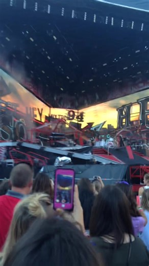 My Body Shaving Experience with 5 Seconds of Summer