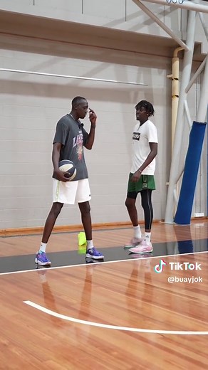 Ball Handling Is All About Balance 💯📈 #basketball #basktballtraining #playerdevelopment #basketballdevelopment #basketballskills #basketballdrills #nbatrainer #nbacoach #basketballcoach #basketballworkout #shooting #athlete #hooper #basketballplayer #hoops #nba #skilldevelopment #trainer #coach #basketballtips #dribbling #ballhandling #footwork #motivation #inspiration #teaching #learning