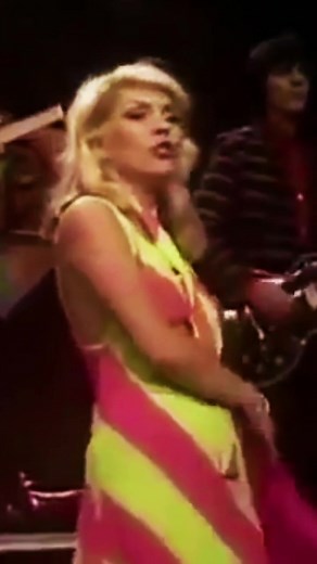 Heart of Glass Reaches No.1 on Billboard Hot 100 in 1979