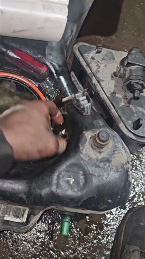 2016 mercedes cla 250 fuel pump replacement