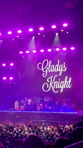 Gladys Knight Performs "That's What Friends Are For" Live 🎶 | Greensboro, NC