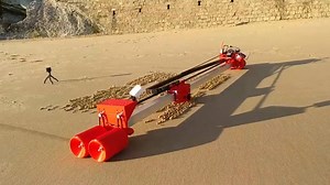 Les geeks ont désormais leur robot pour écrire sur le sable | BFMTV