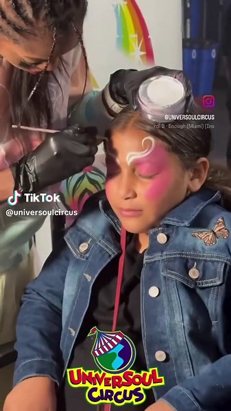 Face Painting under the bigtop #universoulcircus