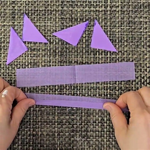 ゆれる つまみ細工風｜お花紙でつくる藤の花 ※詳しくは関連動画で