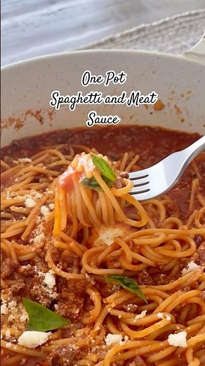 One Pot Spaghetti and Meat Sauce