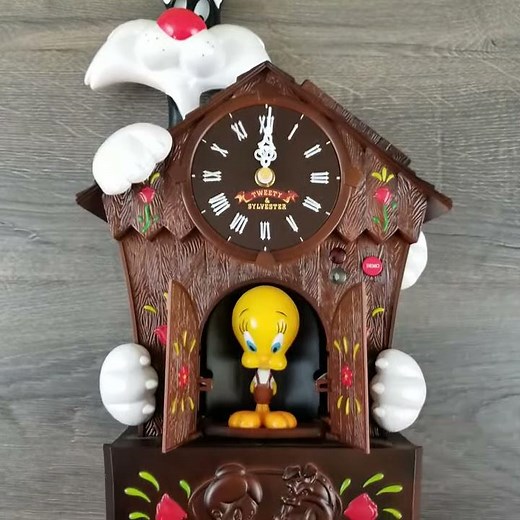 Looney Toons Tweety and Sylvester Cuckoo Clock Demo