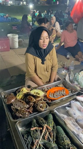 Lobster Pak e.,,mantap #karimunjaisland #food #foodlover #travel #lobster #viral