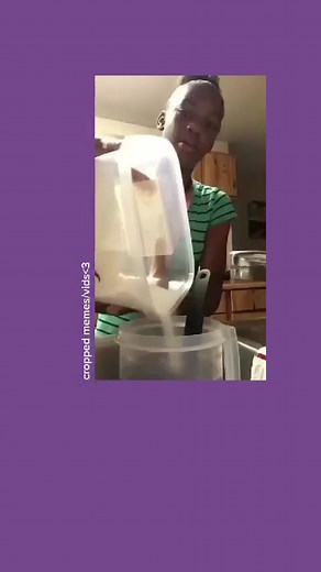 Girl's Reaction to Sugar Dissolving in Kool-Aid | Viral Video Trending