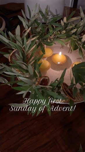 A Sicily inspired Advent wreath. Happy first Sunday of Advent! 🕯️