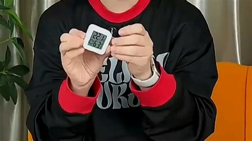 型号：HM305温湿度计，精准监测家中环境，时刻掌握温湿变化，空调、加湿器搭配使用更舒适，防潮防霉超实用！