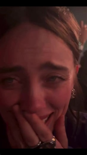 What is life 😭😭😭😭 @BILLIE EILISH #billieeilish #onelesslonelygirl #justinbeiber #haileybieber #fypシ゚viral @Hailey Bieber @Justin Bieber