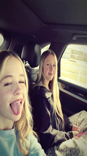 𝙢𝙤𝙡𝙡𝙨 (@mollie_661)’s videos with original sound - :)