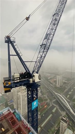Erecting cranes for super high-rise buildings #crane #towercrane