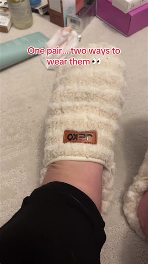 These cozy winter slippers can actually be worn two different ways — full coverage or easy slip-on. They’re soft, warm, and perfect for cold floors or just lounging around the house. #TikTokShopBlackFriday #TikTokShopCyberMonday #slippers #wintercozy #comfyhome