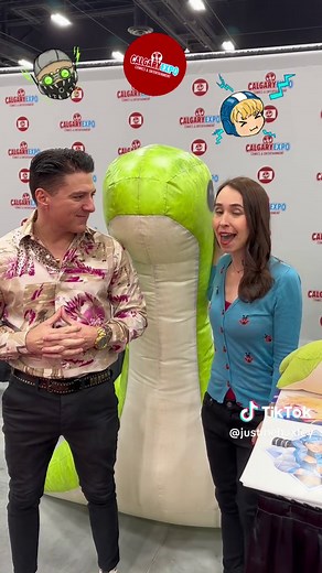 Calgary Expo Day 2 with Octane & Wattson from Apex Legends