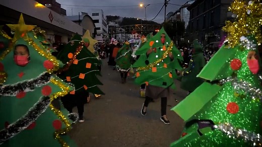 Video. Christmas parade kicks off festivities in Bolivia