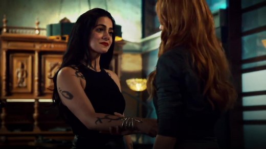 Clary and Izzy Parabatai Friendship Moments