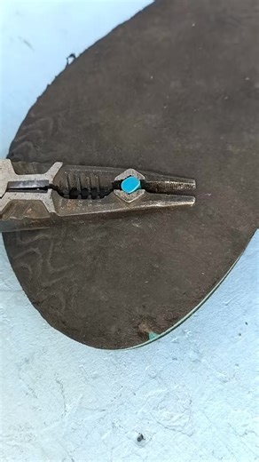 Be Sure to Remember This Trick! A Great Way to Fix Broken Flip Flops | Morris Ham