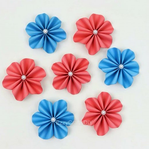 DIY: How to Make Easy Tiny Paper Flowers 3D / Simple Flower Making Tutorial! #shorts