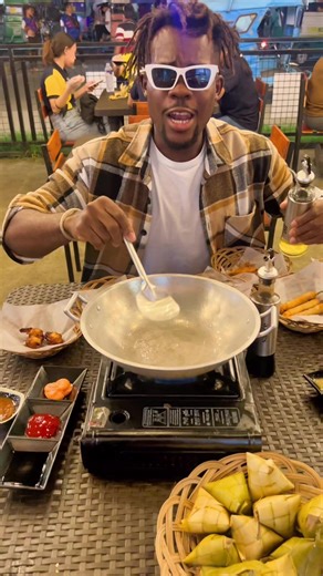 Eating Tuslob buwa ( Utak na baboy) for the first time at @8flixandChill lapu lapu city! #tuguezombie #danieloke #fyp #tuslobuwa #cebu #lapulapu