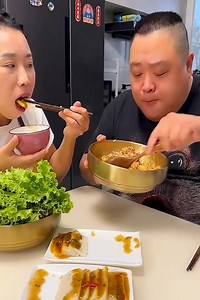 Couples who munch together, prank together 😜🍜 . . #mukbang #fbpost #mukbang #mukbangasmr #eatingshow #asmr #treding #china #funny #food #trending #Amazing #reelsfypシ #reelschallenge #trending #funny #viralpost #US #OMG #chinesecouple | Flavorflick
