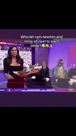 Unlikely Friendship Unveiled: Serving Food to Powerful Men